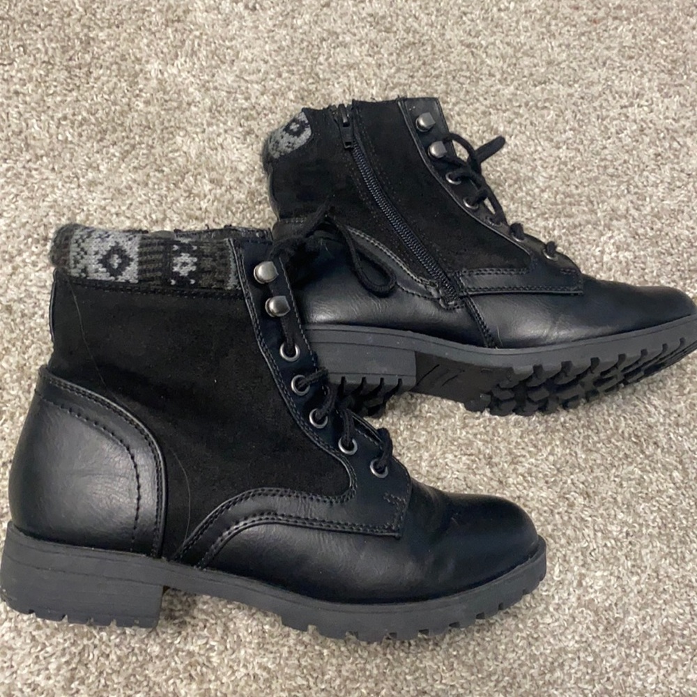 Size 6.5 black fall/winter boots